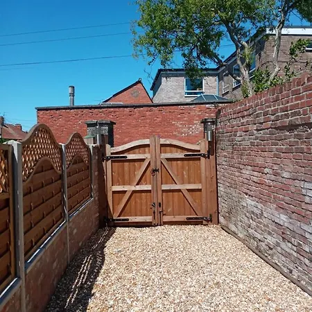Delighful Self Catering In The Heart Of Glastonbury Exterior photo
