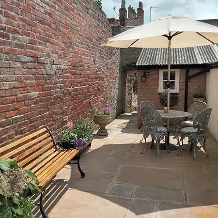 Delighful Self Catering In The Heart Of Glastonbury Exterior photo
